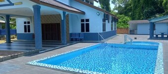 RKS Homestay with pool