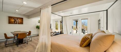 1 bedroom, iron/ironing board, travel cot, WiFi