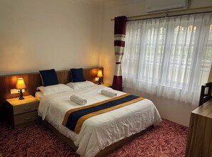 2 bedrooms, iron/ironing board, WiFi