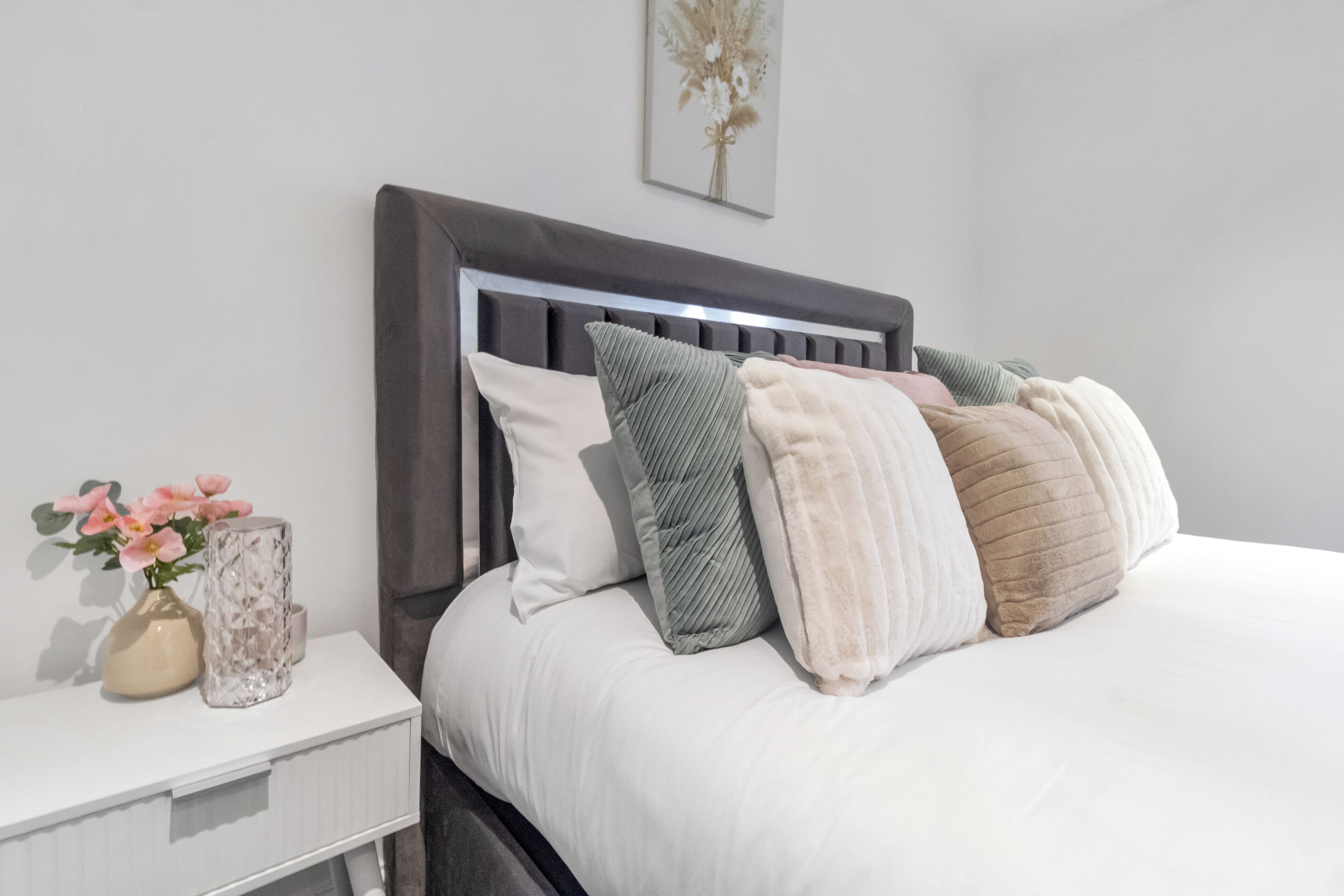 4 bedrooms, desk, free WiFi, bed sheets