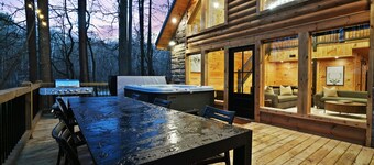 Woodstone Lodge | Hocking Hills