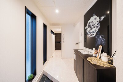 Upscale Sumida Retreat: Skytree Views, Workspaces & Premium Decor, 6 people