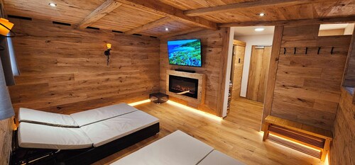 Apartment Hipp No. 11 - 67m² new building on the top floor with balcony, mountain and castle view Top location