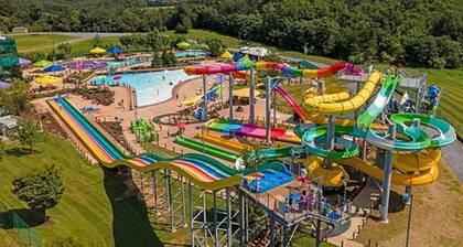 Mtn Views~Hot Tub~2 Game Rms~Fire Pit~Pet Friendly~Top of Mountain