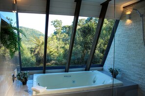 Chalet | Bathroom | Separate bathtub and shower, hair dryer, towels, soap