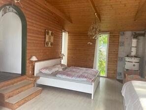5 chambres, fer et planche à repasser, draps fournis