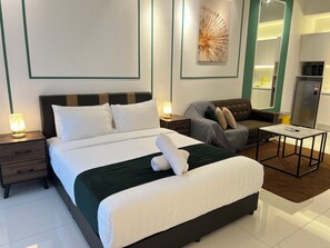 Iron/ironing board, free WiFi - KL Chambers Cozy studio suites klcc (Kuala Lumpur)