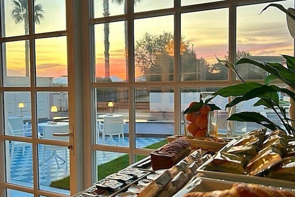 Free daily continental breakfast