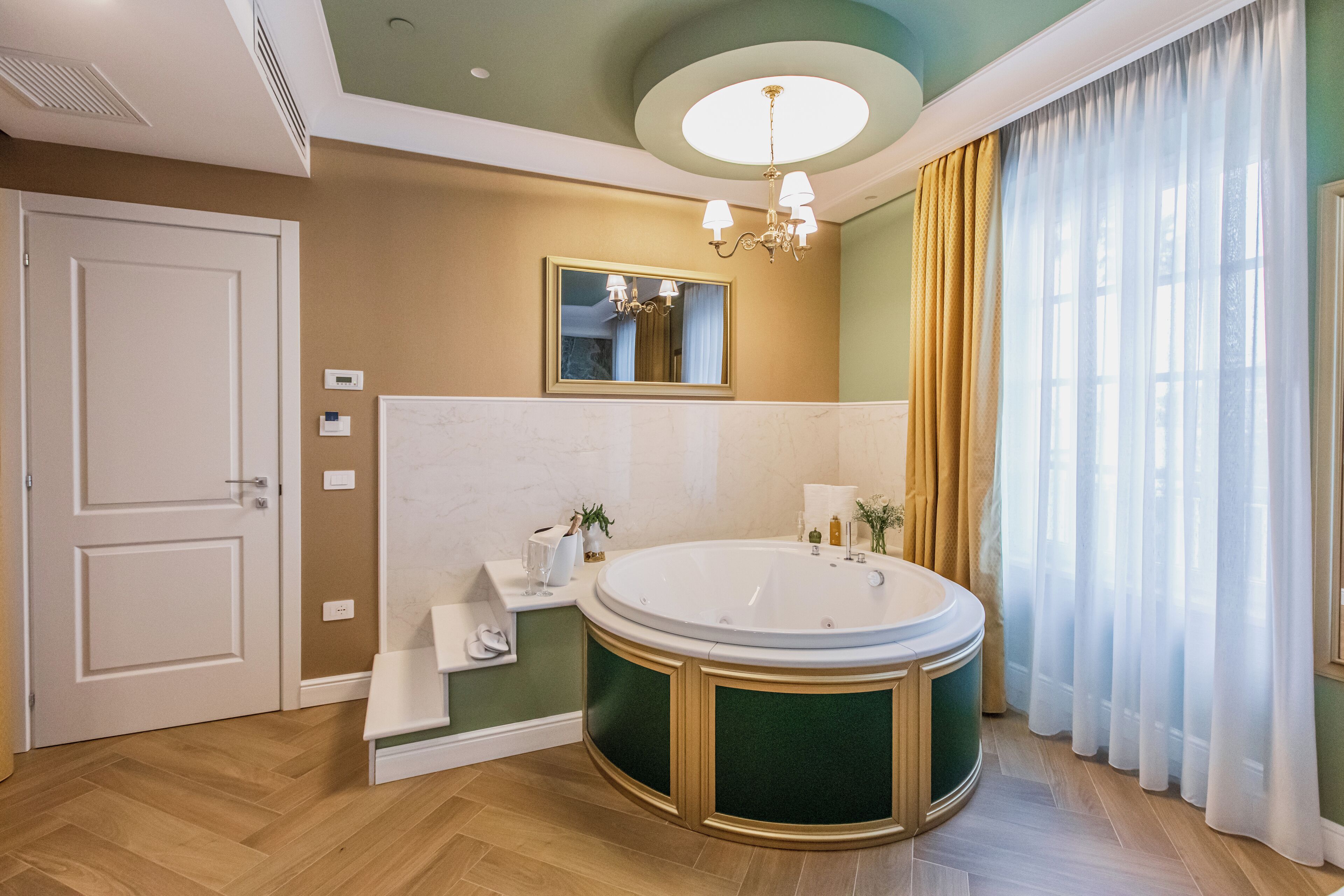 Phòng Deluxe, quang cảnh hồ | Bồn tắm spa riêng