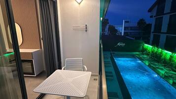 Kolam renang outdoor