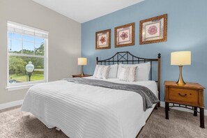 4 bedrooms, iron/ironing board, WiFi, bed sheets