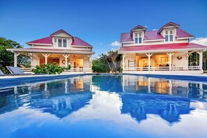 Pool - Villa Calypso a charming retreat with a saltwater pool and sea views (Saint-Louis)