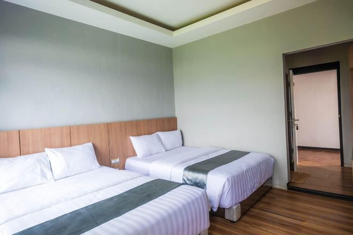 Egyptian cotton sheets, premium bedding, WiFi (free)