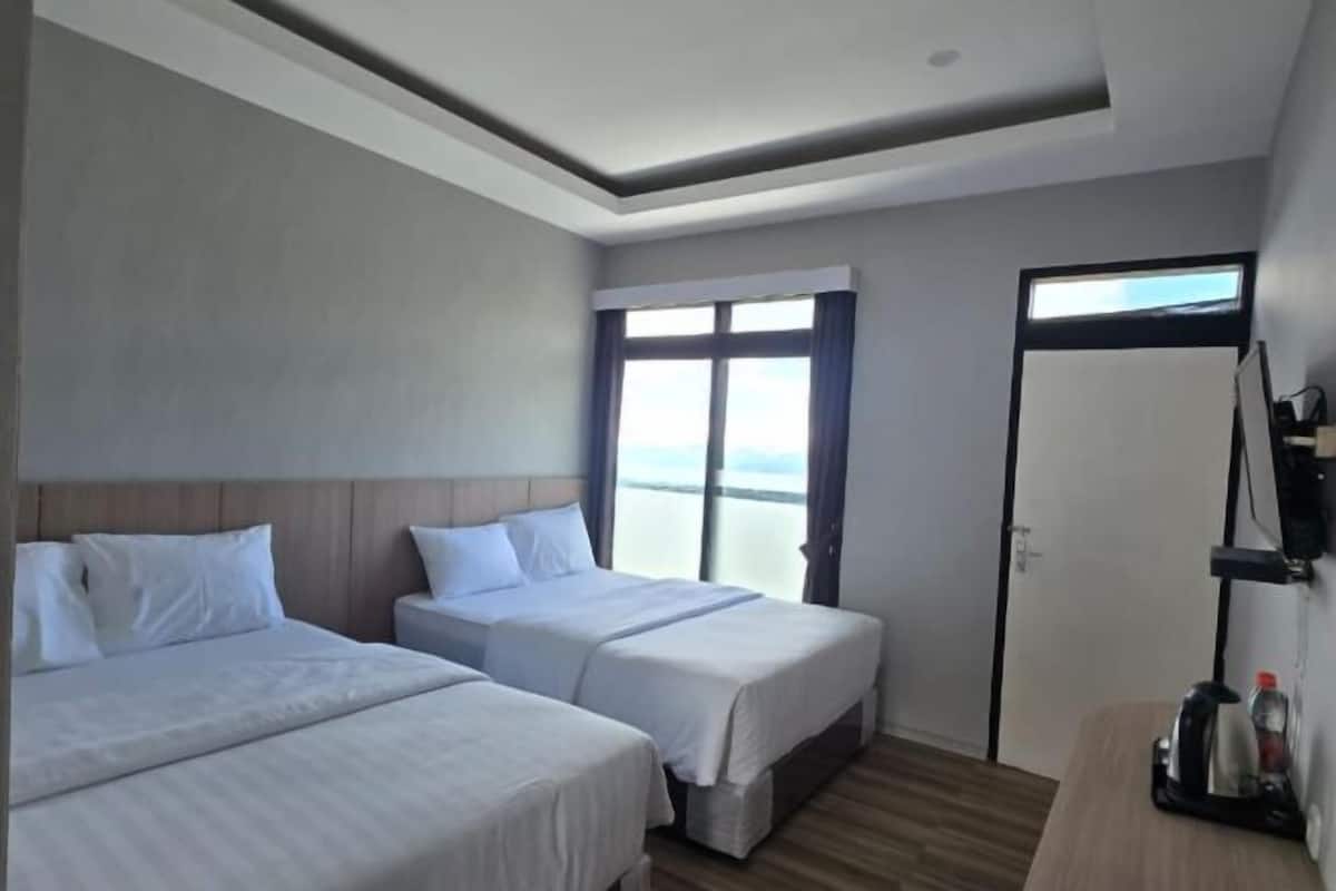 Egyptian cotton sheets, premium bedding, free WiFi
