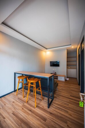Executive Villa, Balkon | Odada yemek servisi
