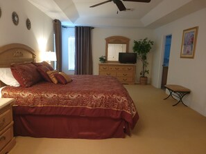 4 bedrooms, desk, iron/ironing board, WiFi - 4-bedroom house in cool Clermont with AC, WiFi. Enjoy your stay (Clermont)