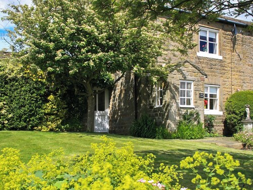 2 bedroom accommodation in Healey, near Masham