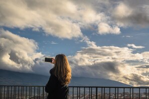 Superior-Studiosuite, Balkon, Stadtblick | Ausblick vom Zimmer