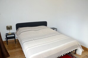 2 sovrum, strykjärn/strykbräda, wi-fi och sängkläder