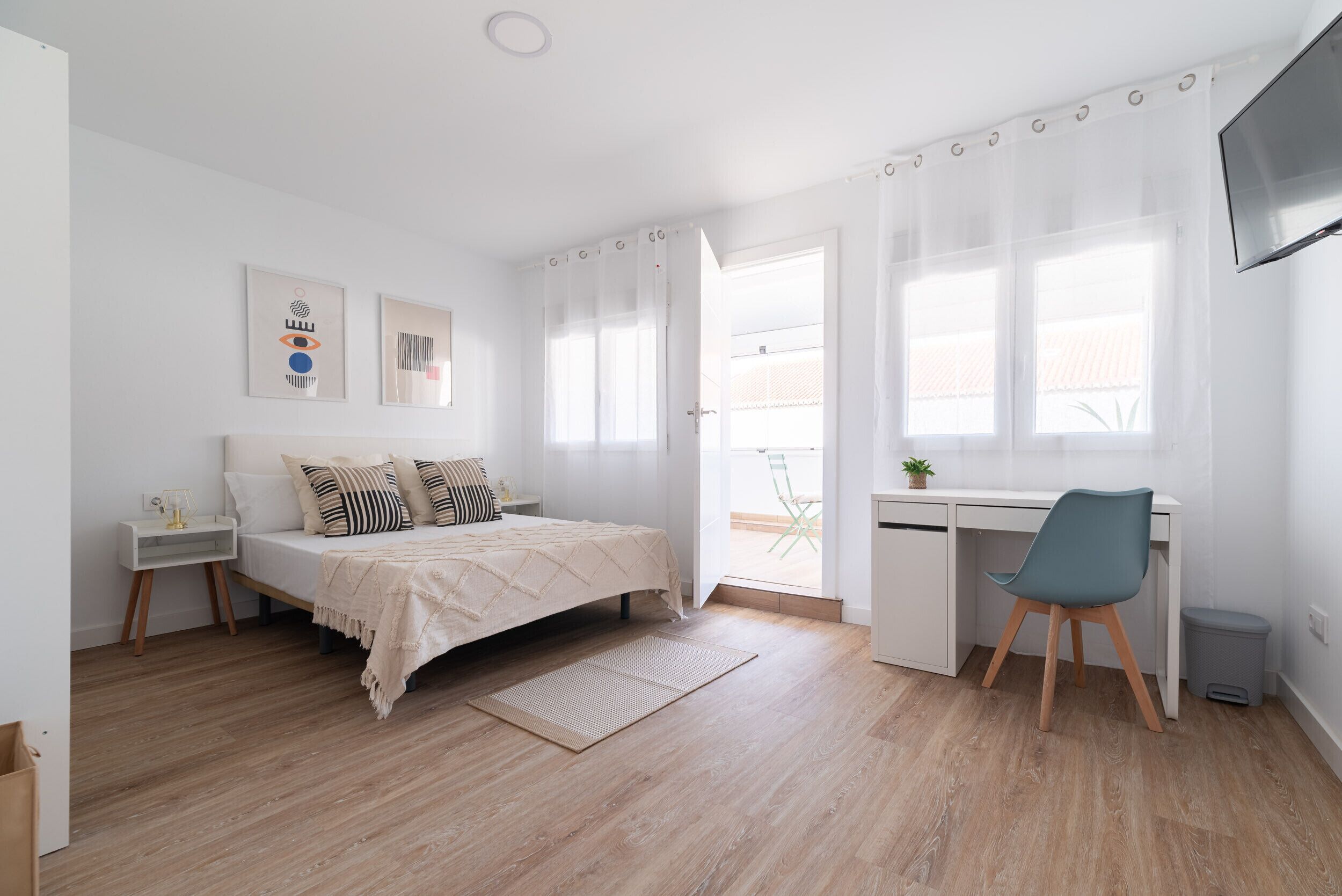 3 chambres, fer et planche à repasser, accès au Wi-Fi (inclus)