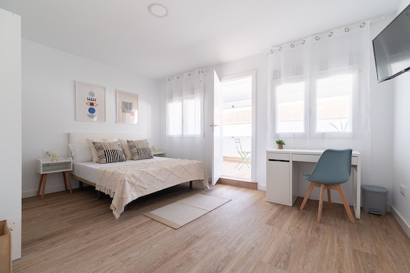 3 عدّة غرف نوم ومكواة/لوح كي وواي فاي مجانًا وملاءات أسرّة