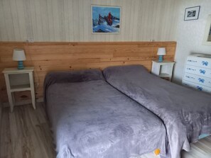 3 bedrooms, iron/ironing board, WiFi