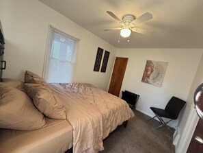 2 bedrooms, desk, iron/ironing board, WiFi