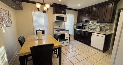 Charming Updated 2-bedroom Lakewood Oasis