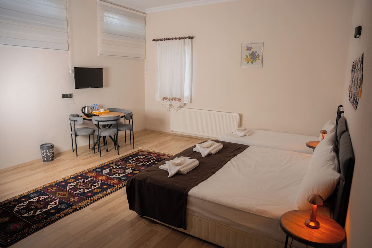 Standard Double or Twin Room | 1 bedroom, soundproofing, free WiFi, bed sheets