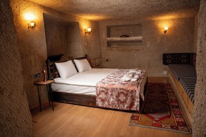 Soundproofing, free WiFi, bed sheets - Colina Stone House (Ürgüp)