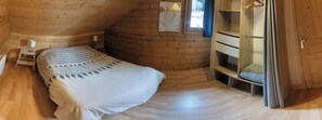 3 bedrooms, travel crib, WiFi, bed sheets