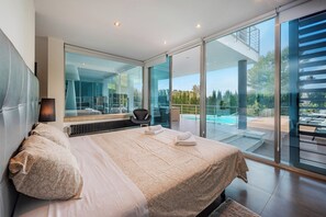 4 soverom, strykejern/-brett, wi-fi (inkludert) og sengetøy