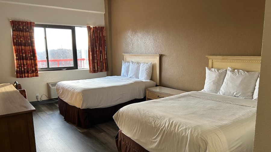 Hilltop Inn & Suites