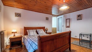 3 bedrooms, iron/ironing board, WiFi, bed sheets - On The Rocks - Alpes Mancelles - Jardin (Sillé-le-Guillaume)