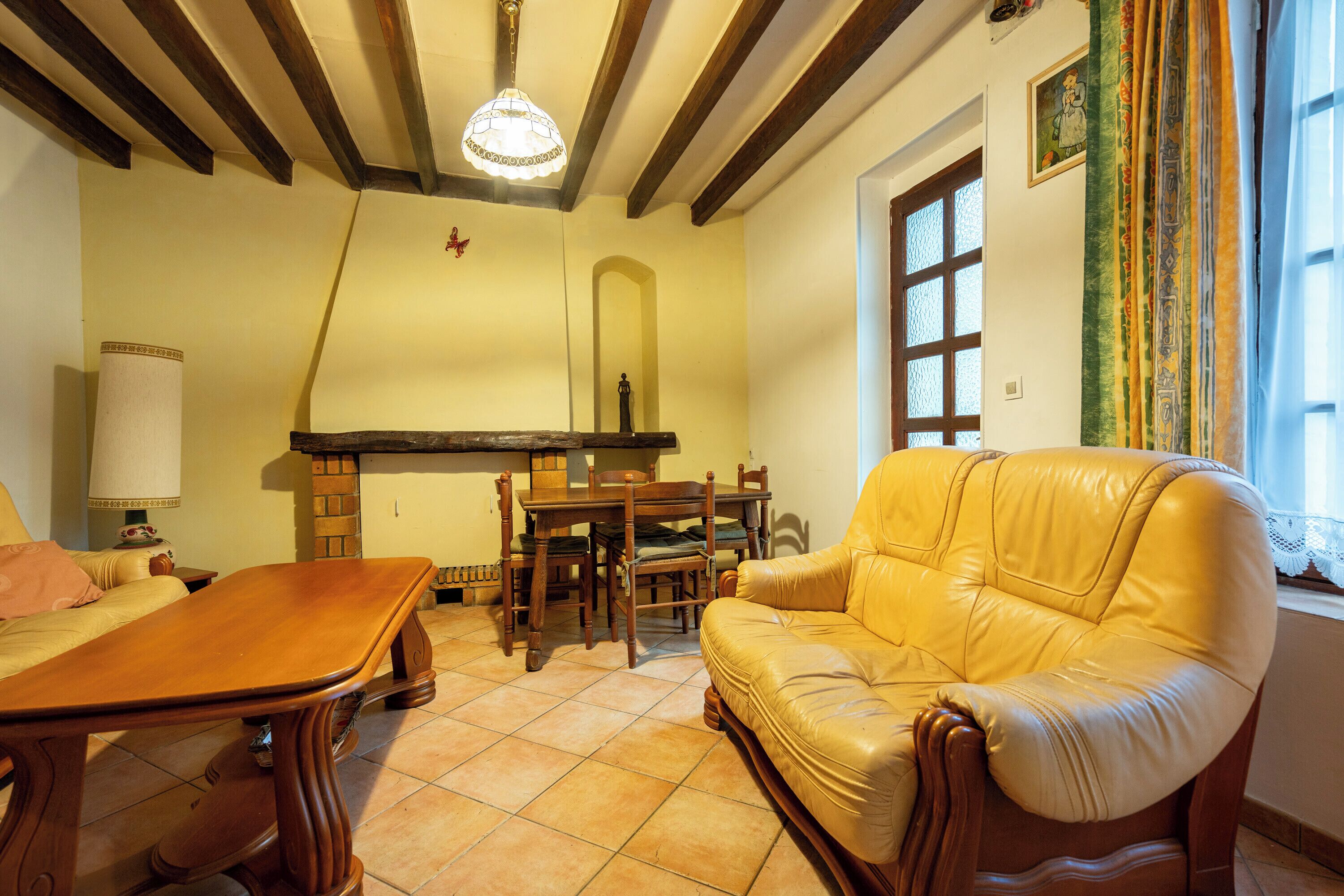 TV, libri, impianto stereo