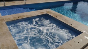 Piscine extérieure, piscine chauffée