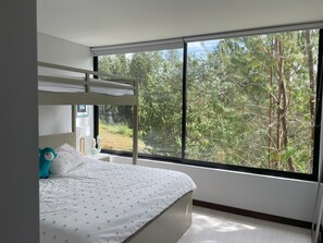 4 chambres, fer et planche à repasser, Wi-Fi, literie fournie