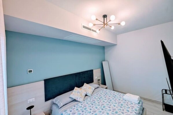 1 bedroom, iron/ironing board, travel crib, WiFi