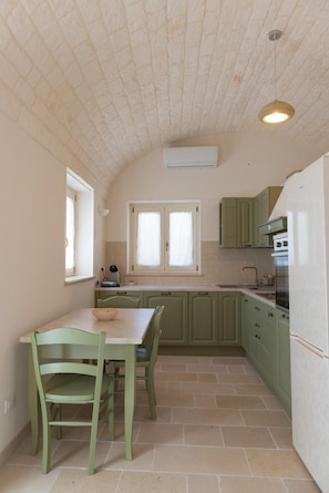 Fridge, microwave, oven, stovetop - Villa Dei Sentieri Lenti - Ostuni (Ostuni)