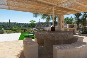 Outdoor dining - Trulli Dei Ciclamini - Locorotondo (Locorotondo)