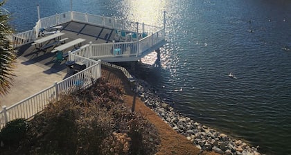Cozy 2-bedroom condo with AC, Lake View in North Myrtle Beach, Cherry Grove.