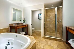 مجففات شعر، مناشف، صابون، ورق حمّام