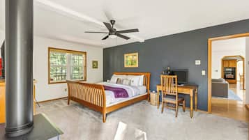 3 bedrooms, iron/ironing board, travel cot, WiFi