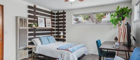 1 Schlafzimmer, Schreibtisch, Bügeleisen/Bügelbrett, kostenloses WLAN