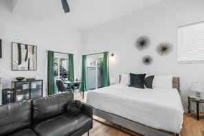 Desk, iron/ironing board, WiFi, bed sheets