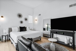 Schreibtisch, Bügeleisen/Bügelbrett, WLAN, Bettwäsche