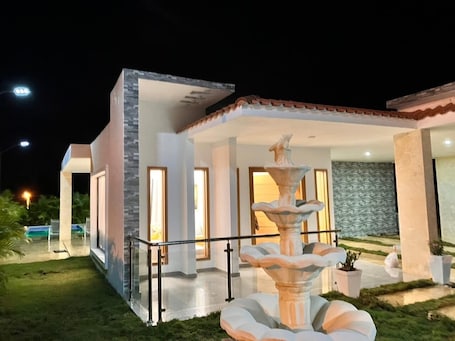 Außenbereich. Entire accommodation: villa in Cabrera, Dominican Republic