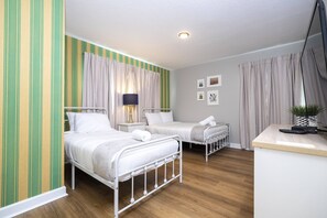 5 Schlafzimmer, Bügeleisen/Bügelbrett, WLAN, Bettwäsche