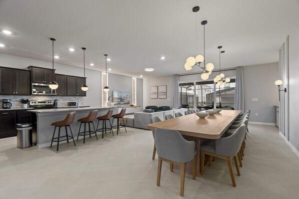 Fridge, microwave, oven, stovetop - Last Minute Disney! Private Pool, Hot Tub, Game Room & Themed Bedrooms. Book Now! #117883 (Orlando)