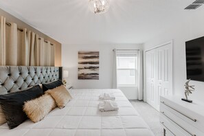 5 quartos, ferros/tábuas de passar roupa, Wi-Fi, roupa de cama